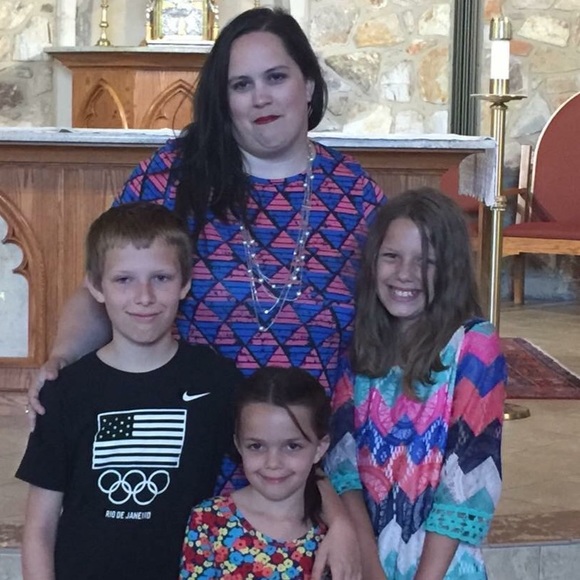 Meet your Posher, Jennifer - Picture 4 of 5